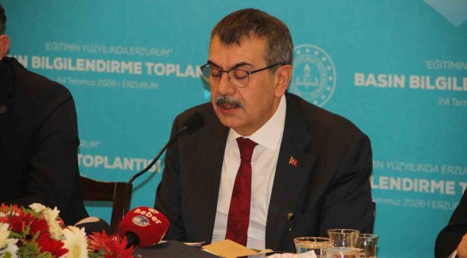 Bakan Tekin: “Geçmişiyle gurur duyacak bir nesil yetiştirmemiz gerekiyor”