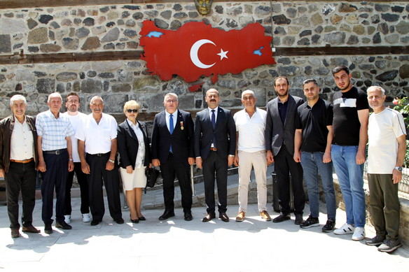 İYİ PARTİDEN ŞEHİT YAKINI VE GAZİLERE TAM DESTEK