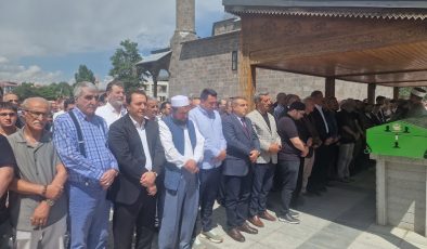 Öztürk Akkök dualarla son yolculuğuna uğurlandı