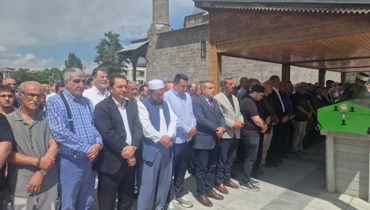 Öztürk Akkök dualarla son yolculuğuna uğurlandı